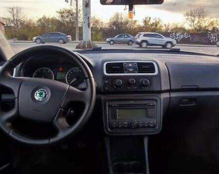 Синий Шкода Фабия, объемом двигателя 1.4 л и пробегом 245 тыс. км за 5600 $, фото 6 на Automoto.ua