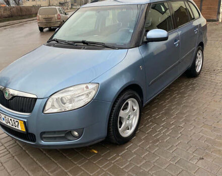 Синий Шкода Фабия, объемом двигателя 1.6 л и пробегом 230 тыс. км за 6700 $, фото 1 на Automoto.ua