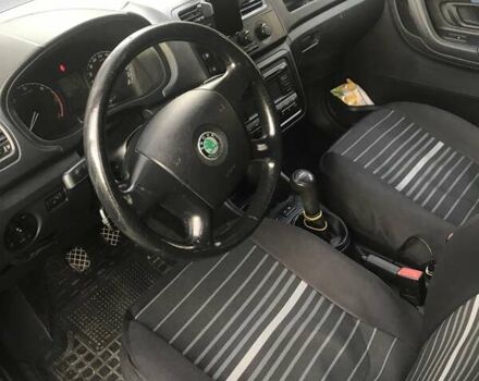 Синій Шкода Фабія, об'ємом двигуна 1.42 л та пробігом 228 тис. км за 5300 $, фото 2 на Automoto.ua