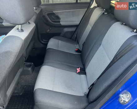 Синій Шкода Фабія, об'ємом двигуна 1.42 л та пробігом 280 тис. км за 4350 $, фото 15 на Automoto.ua