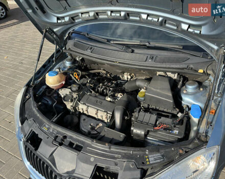 Синий Шкода Фабия, объемом двигателя 1.2 л и пробегом 265 тыс. км за 4000 $, фото 11 на Automoto.ua