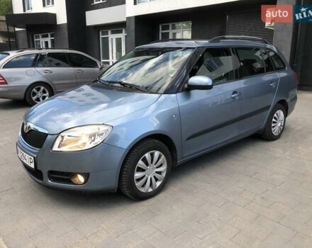 Синий Шкода Фабия, объемом двигателя 1.39 л и пробегом 243 тыс. км за 5750 $, фото 1 на Automoto.ua