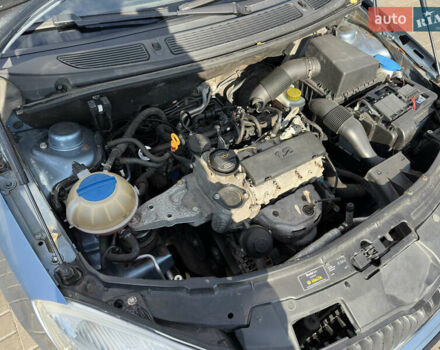 Синий Шкода Фабия, объемом двигателя 1.2 л и пробегом 265 тыс. км за 4000 $, фото 12 на Automoto.ua