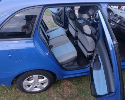 Синий Шкода Фабия, объемом двигателя 0 л и пробегом 240 тыс. км за 4199 $, фото 3 на Automoto.ua