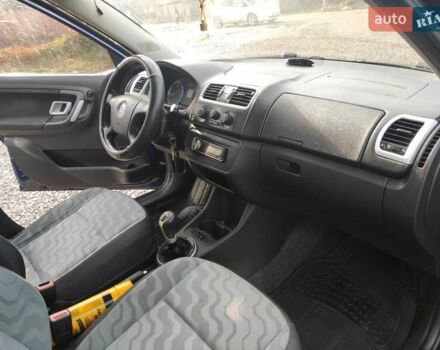 Синий Шкода Фабия, объемом двигателя 1.4 л и пробегом 219 тыс. км за 4449 $, фото 9 на Automoto.ua