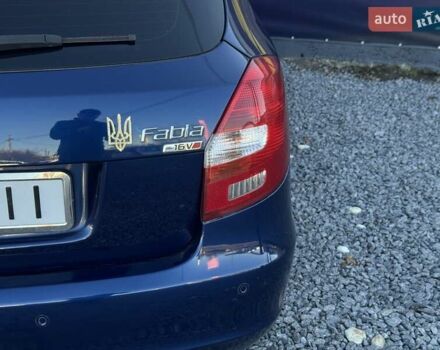 Синій Шкода Фабія, об'ємом двигуна 1.6 л та пробігом 230 тис. км за 4400 $, фото 9 на Automoto.ua