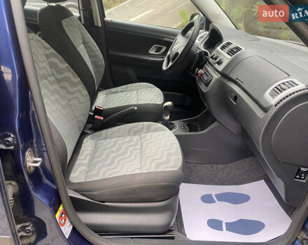 Синій Шкода Фабія, об'ємом двигуна 1.39 л та пробігом 183 тис. км за 5100 $, фото 25 на Automoto.ua