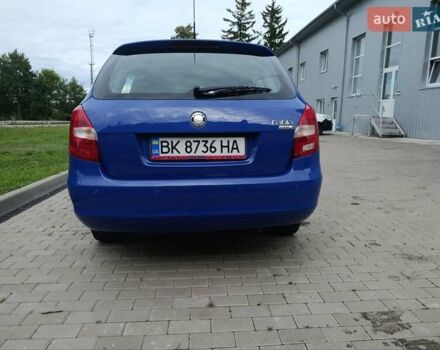 Синий Шкода Фабия, объемом двигателя 1.42 л и пробегом 264 тыс. км за 4300 $, фото 2 на Automoto.ua