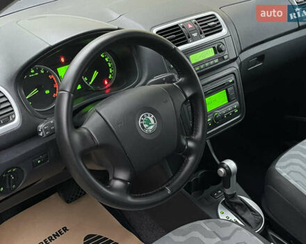 Синий Шкода Фабия, объемом двигателя 1.6 л и пробегом 229 тыс. км за 7200 $, фото 10 на Automoto.ua