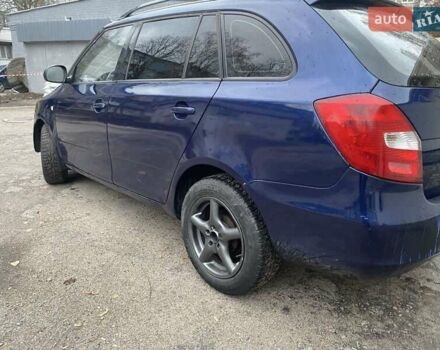 Синий Шкода Фабия, объемом двигателя 1.4 л и пробегом 247 тыс. км за 4200 $, фото 2 на Automoto.ua