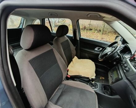 Синий Шкода Фабия, объемом двигателя 1.4 л и пробегом 243 тыс. км за 3800 $, фото 3 на Automoto.ua