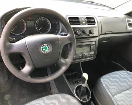 Синий Шкода Фабия, объемом двигателя 1.4 л и пробегом 220 тыс. км за 4999 $, фото 10 на Automoto.ua