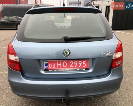 Синий Шкода Фабия, объемом двигателя 1.4 л и пробегом 200 тыс. км за 5500 $, фото 2 на Automoto.ua