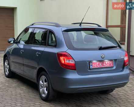 Синий Шкода Фабия, объемом двигателя 1.6 л и пробегом 229 тыс. км за 7200 $, фото 2 на Automoto.ua