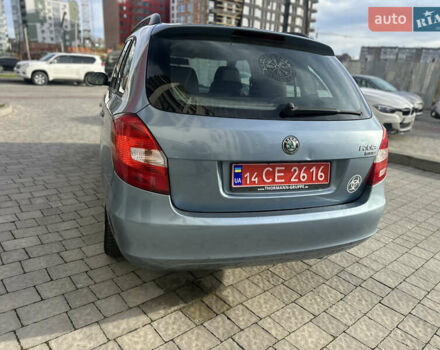 Синий Шкода Фабия, объемом двигателя 1.6 л и пробегом 205 тыс. км за 5150 $, фото 11 на Automoto.ua