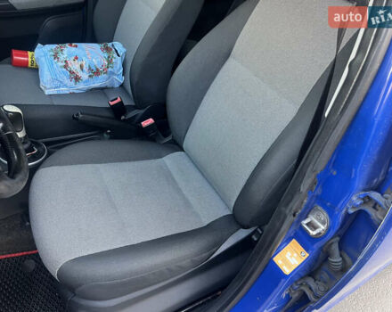 Синій Шкода Фабія, об'ємом двигуна 1.42 л та пробігом 280 тис. км за 4350 $, фото 14 на Automoto.ua