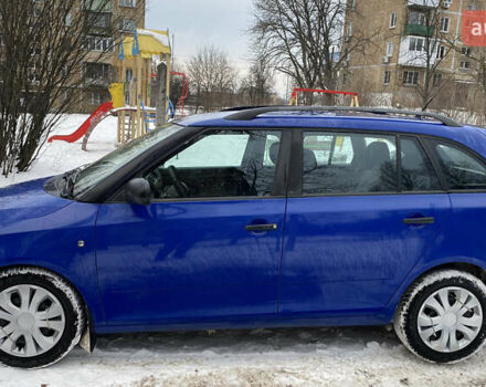 Синий Шкода Фабия, объемом двигателя 1.2 л и пробегом 255 тыс. км за 3700 $, фото 3 на Automoto.ua