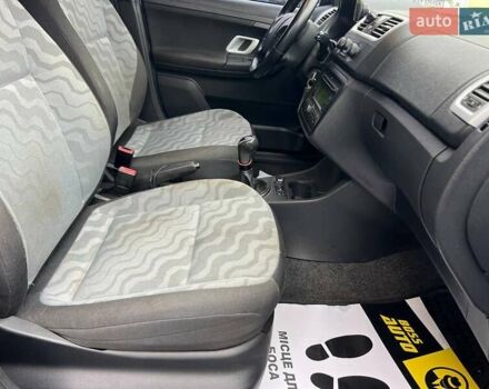Синій Шкода Фабія, об'ємом двигуна 1.6 л та пробігом 230 тис. км за 6800 $, фото 20 на Automoto.ua