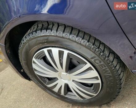 Синий Шкода Фабия, объемом двигателя 1.6 л и пробегом 225 тыс. км за 6500 $, фото 7 на Automoto.ua