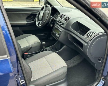 Синий Шкода Фабия, объемом двигателя 1.2 л и пробегом 160 тыс. км за 4500 $, фото 7 на Automoto.ua