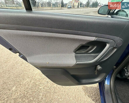 Синий Шкода Фабия, объемом двигателя 1.2 л и пробегом 160 тыс. км за 4500 $, фото 9 на Automoto.ua