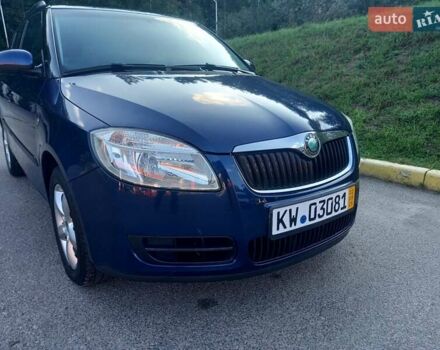 Синий Шкода Фабия, объемом двигателя 1.6 л и пробегом 230 тыс. км за 7550 $, фото 5 на Automoto.ua
