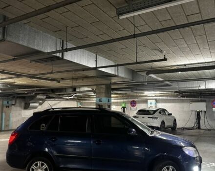 Синий Шкода Фабия, объемом двигателя 1.4 л и пробегом 279 тыс. км за 4600 $, фото 1 на Automoto.ua