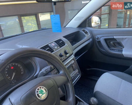 Синій Шкода Фабія, об'ємом двигуна 1.4 л та пробігом 180 тис. км за 5100 $, фото 17 на Automoto.ua