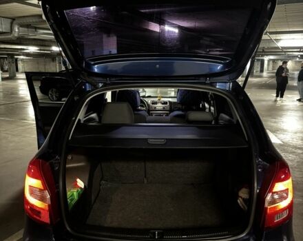 Синий Шкода Фабия, объемом двигателя 1.4 л и пробегом 279 тыс. км за 4600 $, фото 7 на Automoto.ua