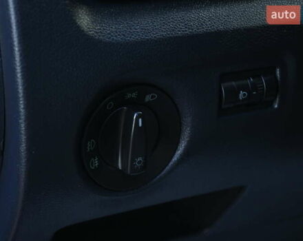 Синий Шкода Фабия, объемом двигателя 1.39 л и пробегом 178 тыс. км за 5950 $, фото 18 на Automoto.ua