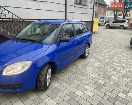 Синий Шкода Фабия, объемом двигателя 1.2 л и пробегом 189 тыс. км за 4300 $, фото 2 на Automoto.ua