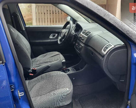 Синій Шкода Фабія, об'ємом двигуна 1.4 л та пробігом 293 тис. км за 4100 $, фото 3 на Automoto.ua