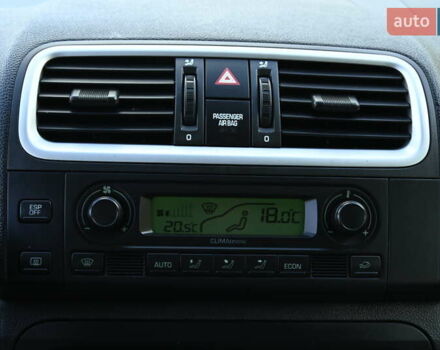 Синий Шкода Фабия, объемом двигателя 1.39 л и пробегом 178 тыс. км за 5950 $, фото 21 на Automoto.ua