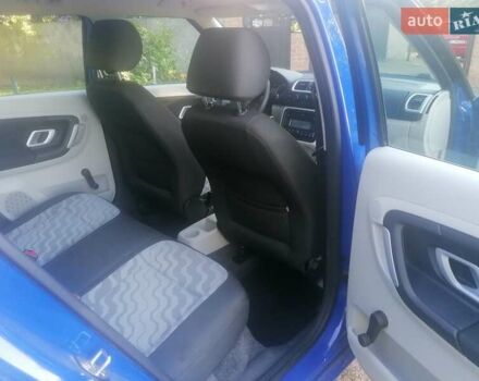 Синий Шкода Фабия, объемом двигателя 1.39 л и пробегом 167 тыс. км за 5500 $, фото 9 на Automoto.ua