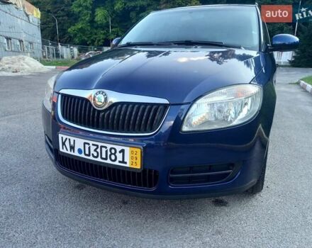 Синий Шкода Фабия, объемом двигателя 1.6 л и пробегом 230 тыс. км за 7550 $, фото 7 на Automoto.ua