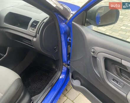 Синий Шкода Фабия, объемом двигателя 1.2 л и пробегом 189 тыс. км за 4300 $, фото 13 на Automoto.ua