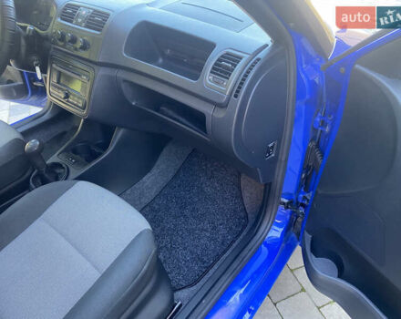 Синій Шкода Фабія, об'ємом двигуна 1.4 л та пробігом 180 тис. км за 5100 $, фото 19 на Automoto.ua