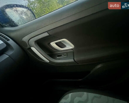 Синий Шкода Фабия, объемом двигателя 1.39 л и пробегом 186 тыс. км за 5750 $, фото 24 на Automoto.ua