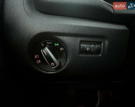 Синий Шкода Фабия, объемом двигателя 1.39 л и пробегом 186 тыс. км за 5750 $, фото 23 на Automoto.ua