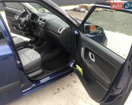 Синій Шкода Фабія, об'ємом двигуна 1.39 л та пробігом 220 тис. км за 4700 $, фото 7 на Automoto.ua