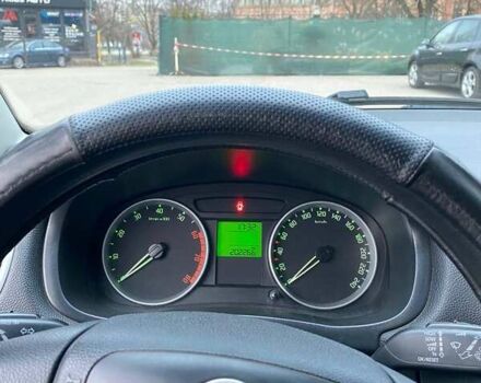 Синий Шкода Фабия, объемом двигателя 1.2 л и пробегом 202 тыс. км за 4300 $, фото 13 на Automoto.ua