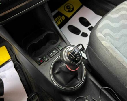 Синій Шкода Фабія, об'ємом двигуна 1.6 л та пробігом 230 тис. км за 6800 $, фото 16 на Automoto.ua