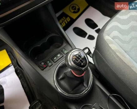 Синій Шкода Фабія, об'ємом двигуна 1.6 л та пробігом 230 тис. км за 6800 $, фото 16 на Automoto.ua