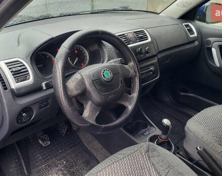 Синій Шкода Фабія, об'ємом двигуна 1.4 л та пробігом 293 тис. км за 4100 $, фото 5 на Automoto.ua