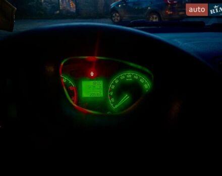 Синий Шкода Фабия, объемом двигателя 1.2 л и пробегом 209 тыс. км за 4100 $, фото 2 на Automoto.ua