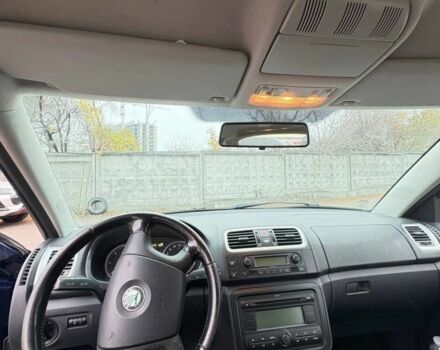 Синій Шкода Фабія, об'ємом двигуна 1.4 л та пробігом 300 тис. км за 3400 $, фото 6 на Automoto.ua