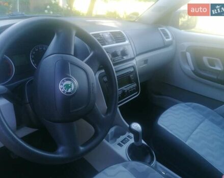 Синий Шкода Фабия, объемом двигателя 1.39 л и пробегом 167 тыс. км за 5500 $, фото 22 на Automoto.ua