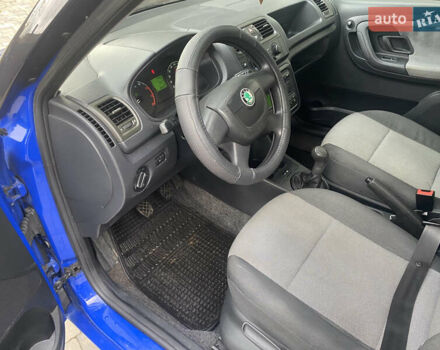 Синий Шкода Фабия, объемом двигателя 1.2 л и пробегом 189 тыс. км за 4300 $, фото 8 на Automoto.ua