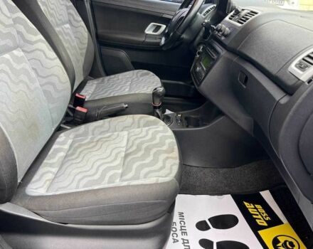 Синій Шкода Фабія, об'ємом двигуна 1.6 л та пробігом 230 тис. км за 6800 $, фото 20 на Automoto.ua