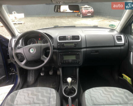 Синій Шкода Фабія, об'ємом двигуна 1.39 л та пробігом 220 тис. км за 4700 $, фото 4 на Automoto.ua